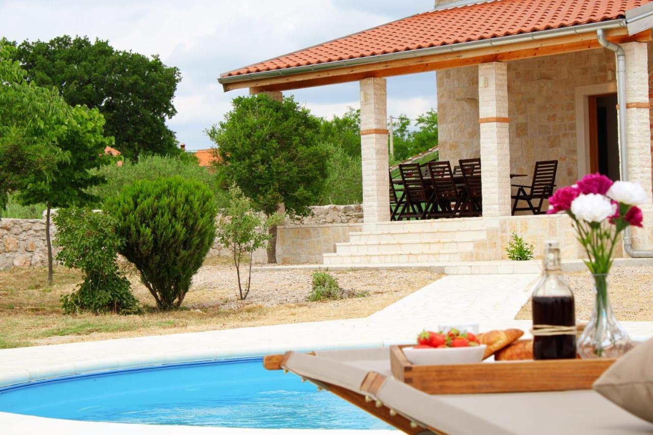 Villa Stone Pearl With Heated Swimming Pool Свети-Филип-и-Яков Экстерьер фото