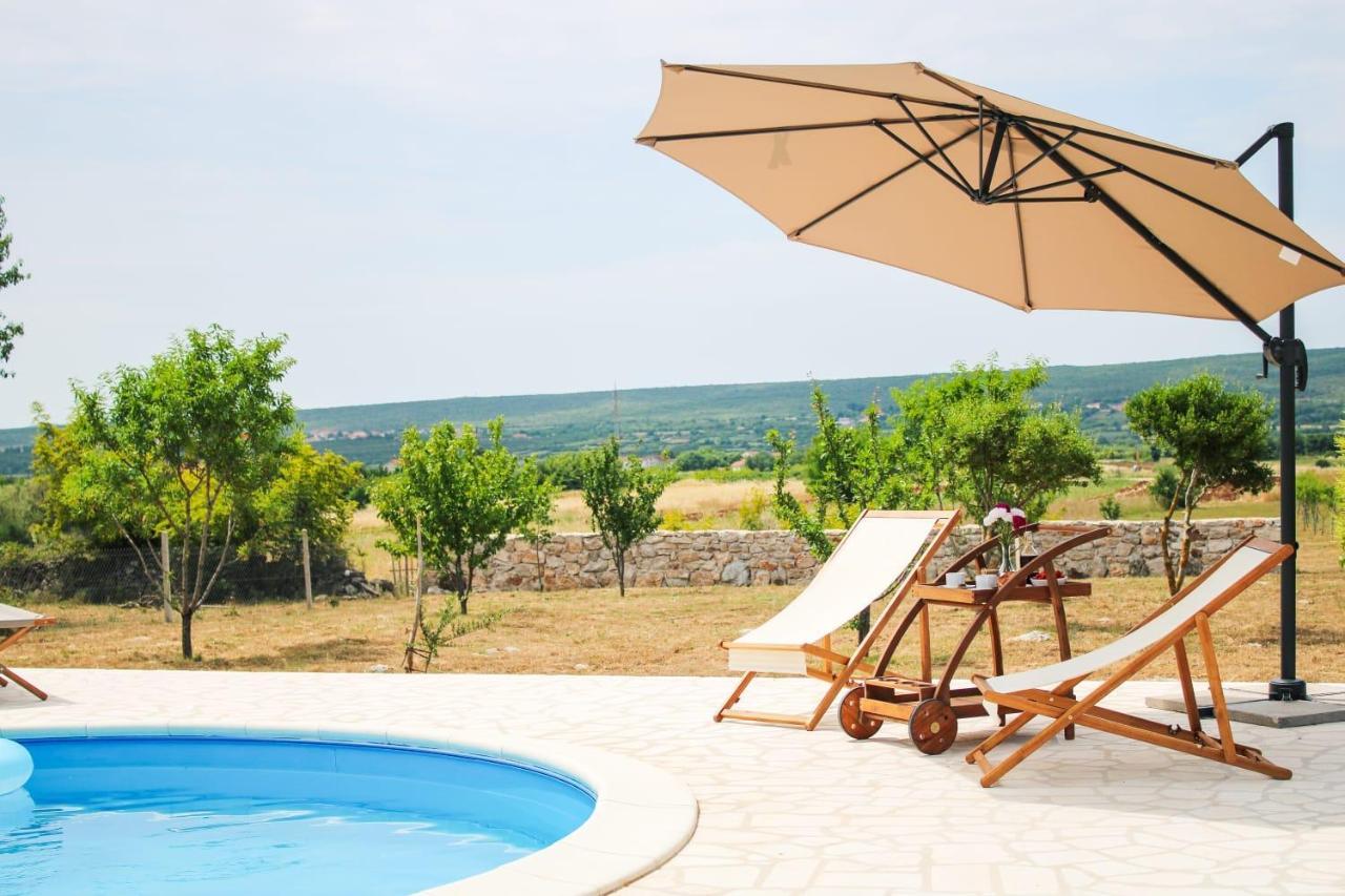 Villa Stone Pearl With Heated Swimming Pool Свети-Филип-и-Яков Экстерьер фото