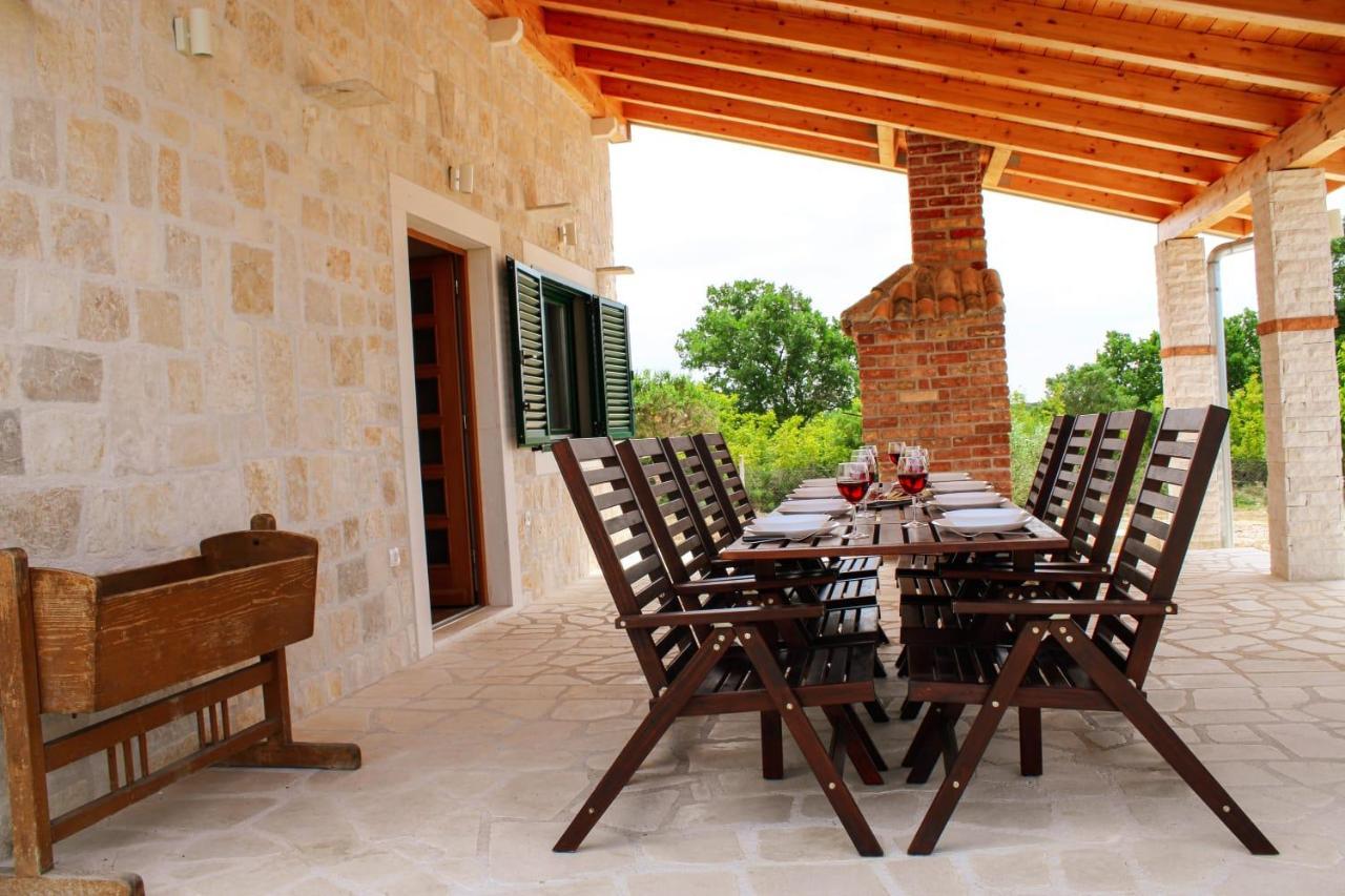 Villa Stone Pearl With Heated Swimming Pool Свети-Филип-и-Яков Экстерьер фото